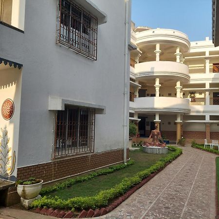 Hotel Kolam Шантиникетан Экстерьер фото