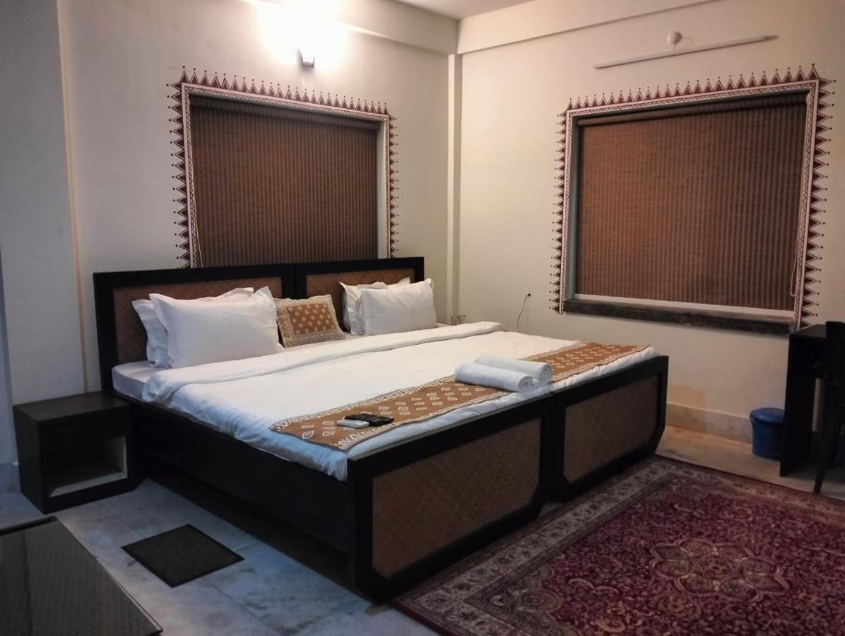 Hotel Kolam Шантиникетан Экстерьер фото
