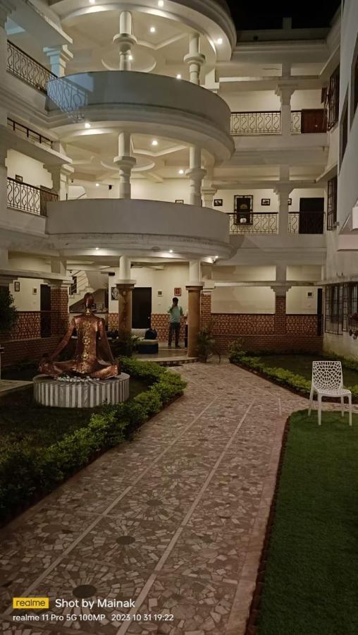Hotel Kolam Шантиникетан Экстерьер фото