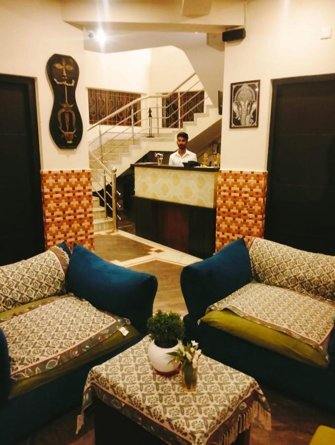 Hotel Kolam Шантиникетан Экстерьер фото