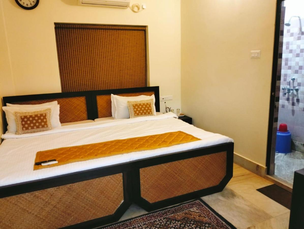 Hotel Kolam Шантиникетан Экстерьер фото